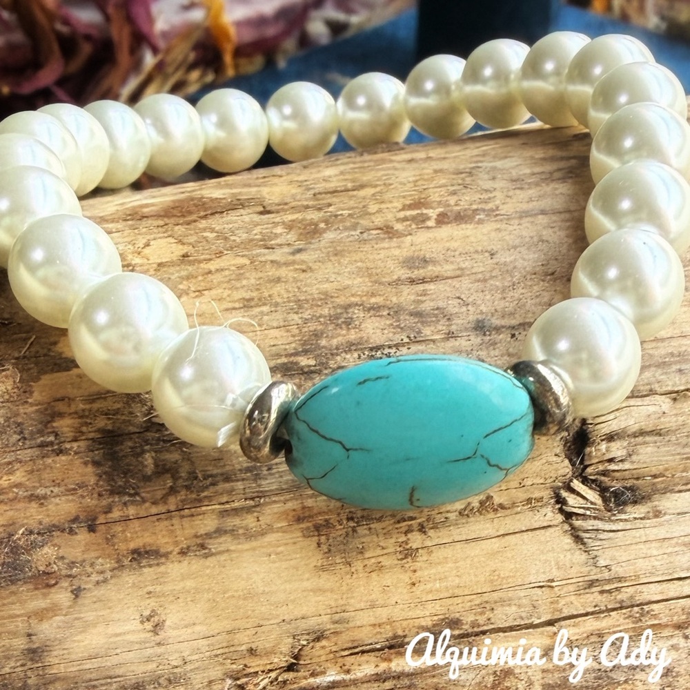 Ivory Pearl and Turquoise Bracelet